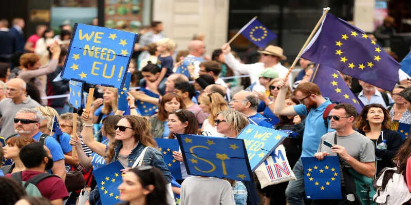 Active social participation enhances mutual trust